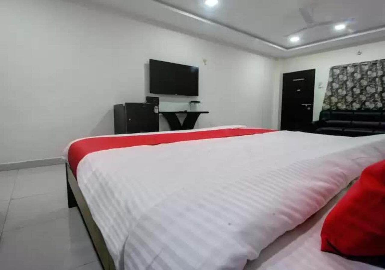 Hotel Santoshi Hometel Raichur Exterior foto